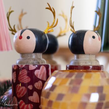 Standing Reindeer Hearts